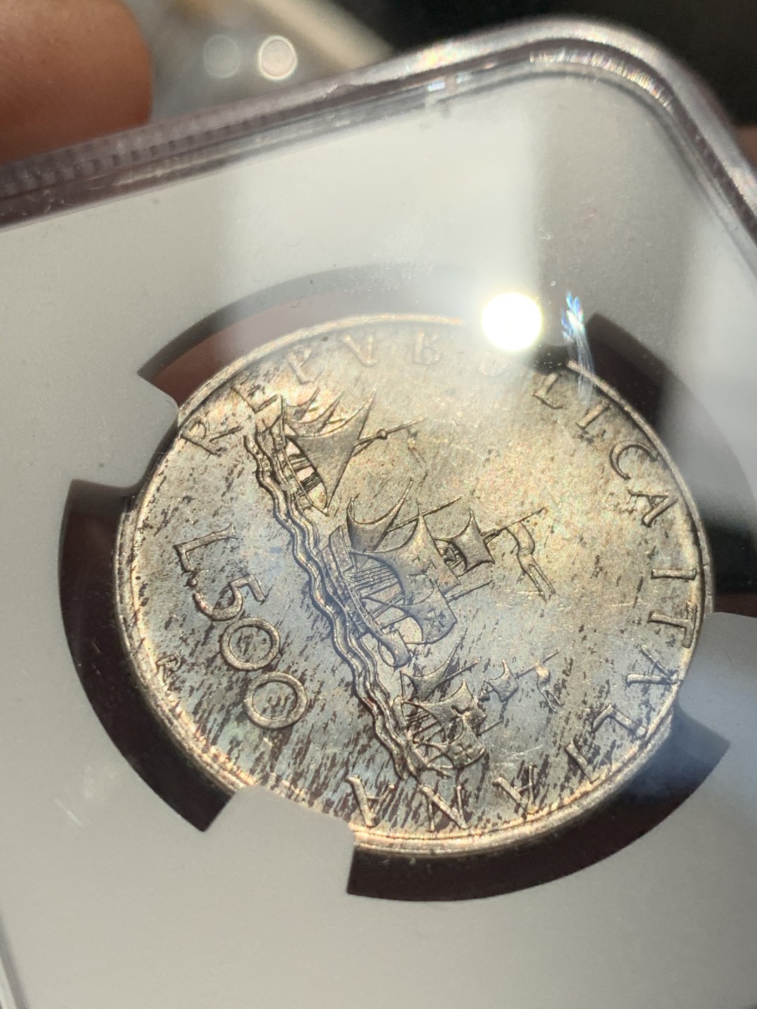 《竞宝斋》第46场-本周日，周一2场连拍（全场顺丰包邮） NGC MS64 意大利1959年帆船女神500里拉银币