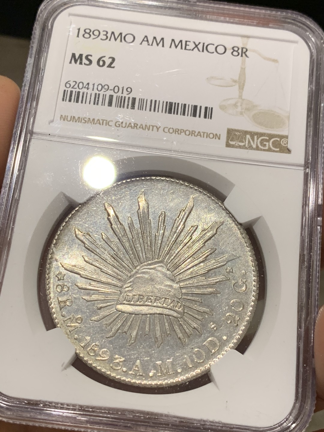 《竞宝斋》第46场-本周日，周一2场连拍（全场顺丰包邮） NGC MS62 墨西哥 1893年 花边鹰洋 底光十足 PL底板