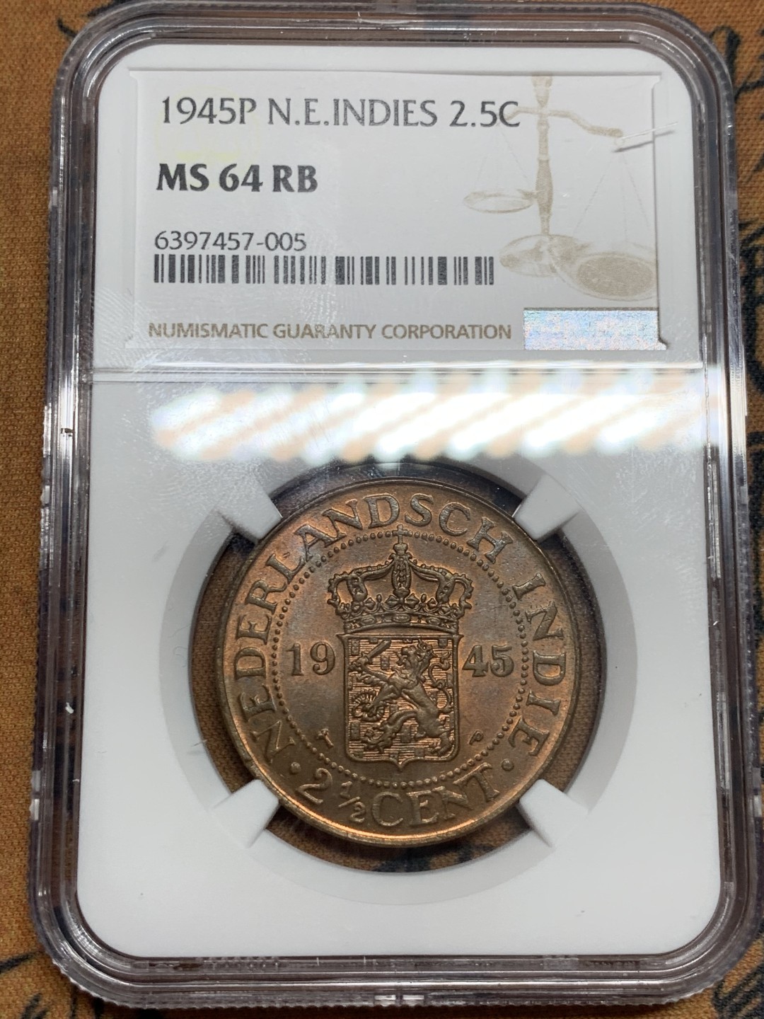 《竞宝斋》第46场-本周日，周一2场连拍（全场顺丰包邮） NGC MS64RB 荷属东印度1945年2.5分大铜币超大个铜币最大面值