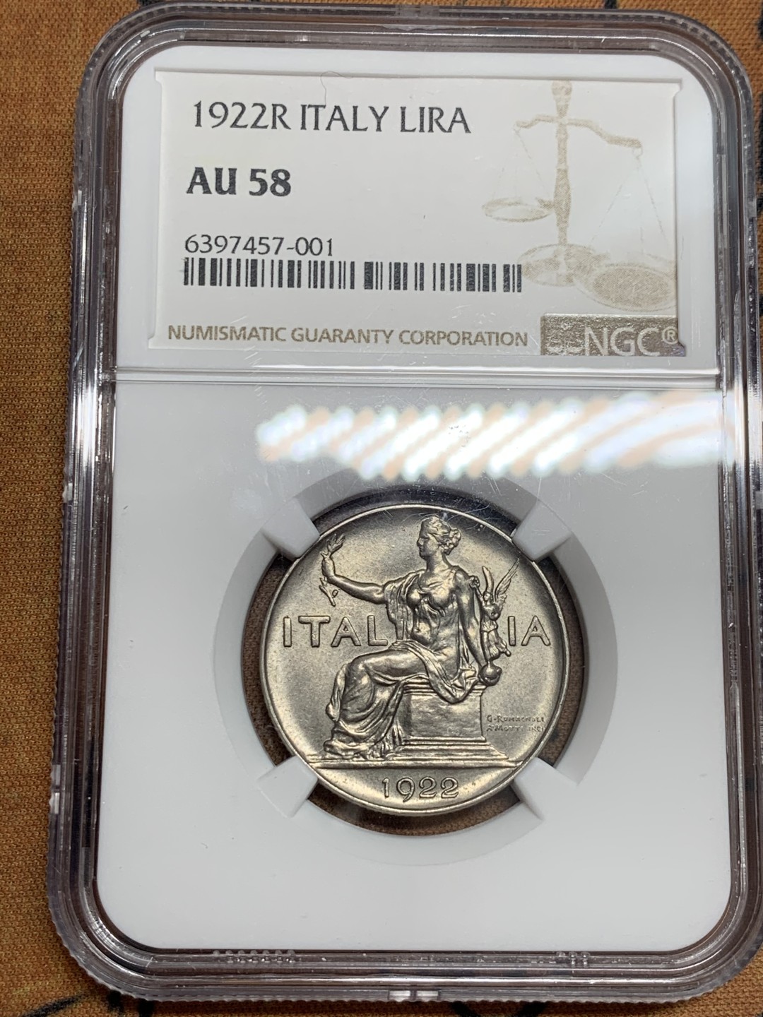 《竞宝斋》第46场-本周日，周一2场连拍（全场顺丰包邮） NGC AU58 意大利1922年谷物和平女神1里拉盾牌镍币