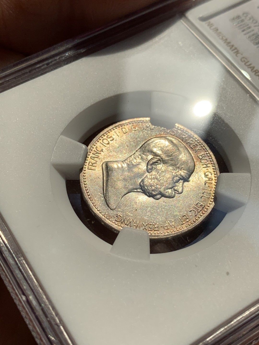 《竞宝斋》第46场-本周日，周一2场连拍（全场顺丰包邮） NGC MS63 淡彩车轮光奥地利1908年60周年建国纪念银币