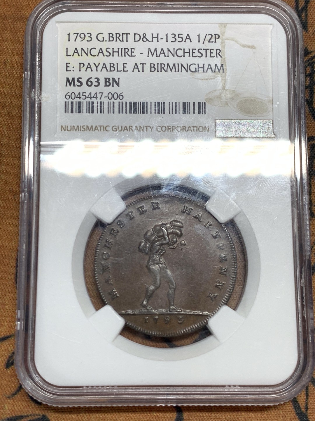 《竞宝斋》第46场-本周日，周一2场连拍（全场顺丰包邮） NGC MS63BN 冠军分 英国 1793年 曼切斯特兰开夏郡 半便士 代币 码头搬运工少见品种，PCGS第一名仅为XF40