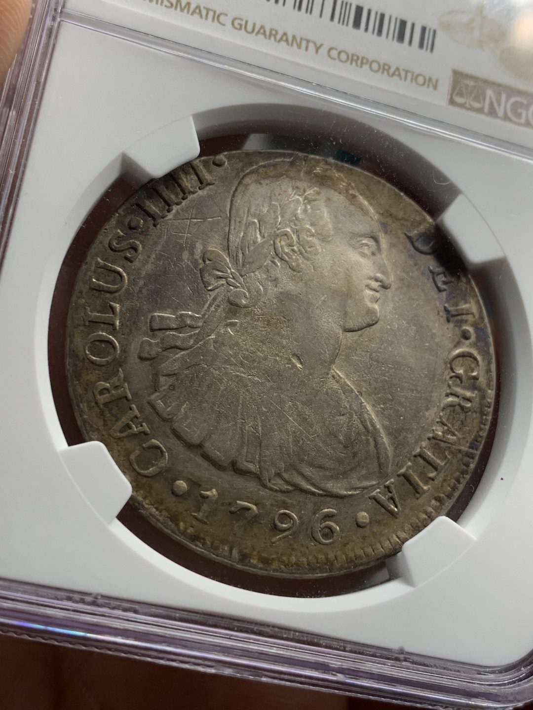 《竞宝斋》第46场-本周日，周一2场连拍（全场顺丰包邮） NGC 评级 原味 秘鲁 1796年 卡四 8R双柱 大银币 双面深打 状态不错