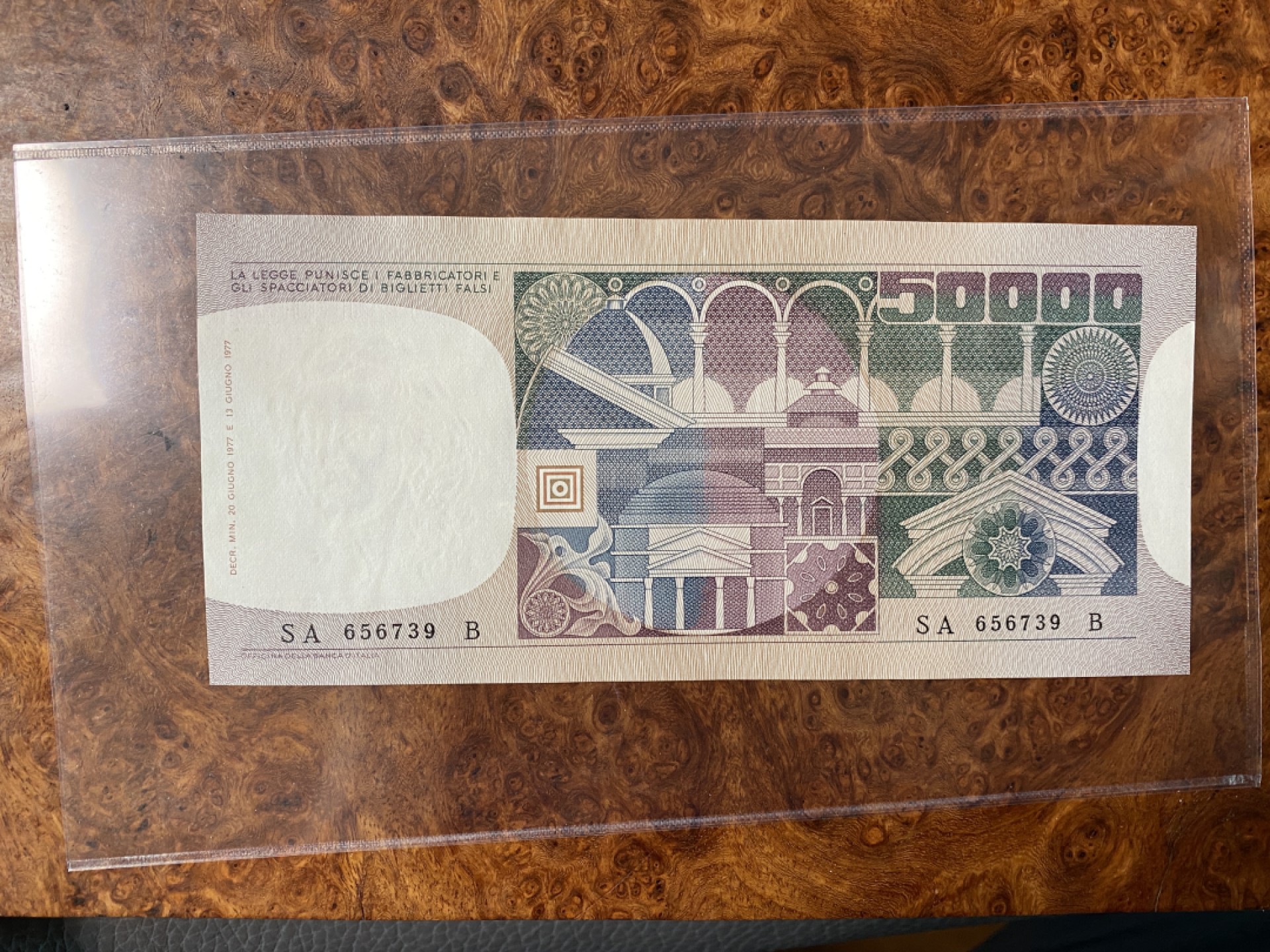 Chase Auction 第6期- - 中外纸币、硬币、民国钞联拍！ 意大利50000里拉，UNC-，品相如图！