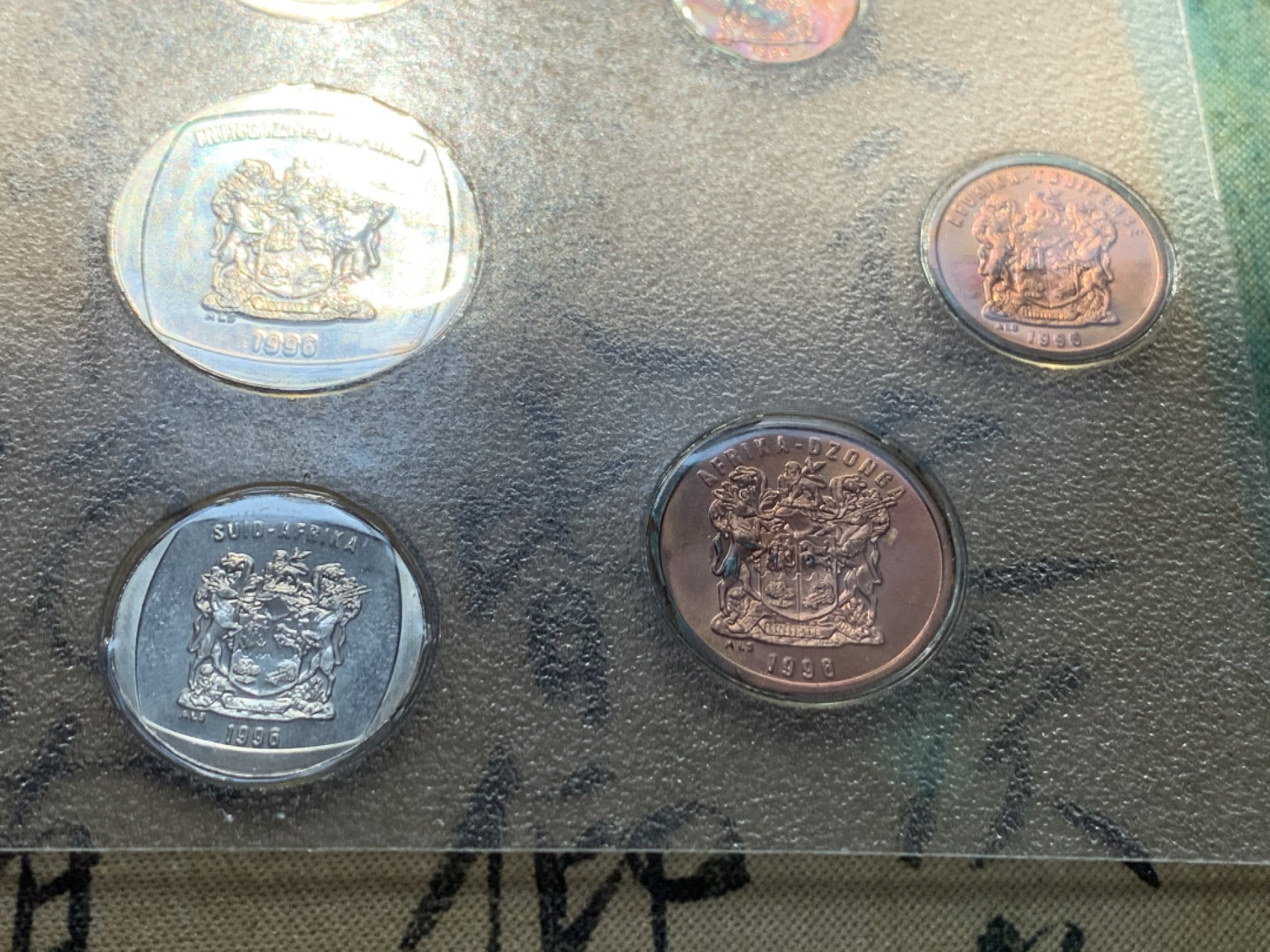 《竞宝斋》第46场-本周日，周一2场连拍（全场顺丰包邮） 南非1996年清年份原封9枚套币BU 1分-5兰特