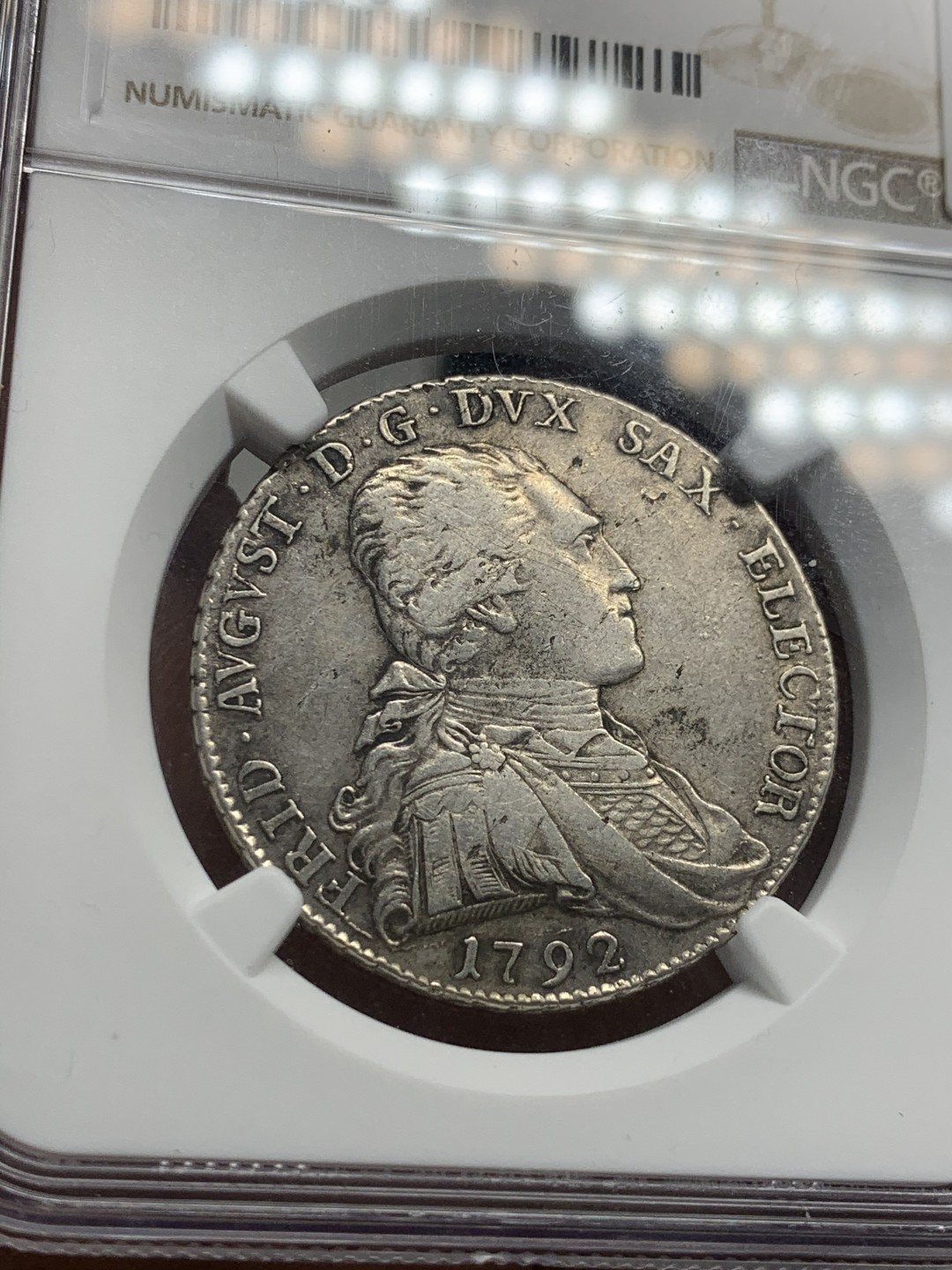 《竞宝斋》第46场-本周日，周一2场连拍（全场顺丰包邮） NGC 评级 德国萨克森 1792年 2/3 泰勒 银币 细节非常的好