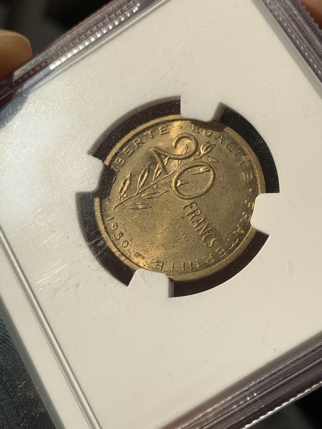 《竞宝斋》第46场-本周日，周一2场连拍（全场顺丰包邮） NGC MS65 法国 1950年 20法郎女神铜样币 MAZ-2762（NGC唯一冠军分）