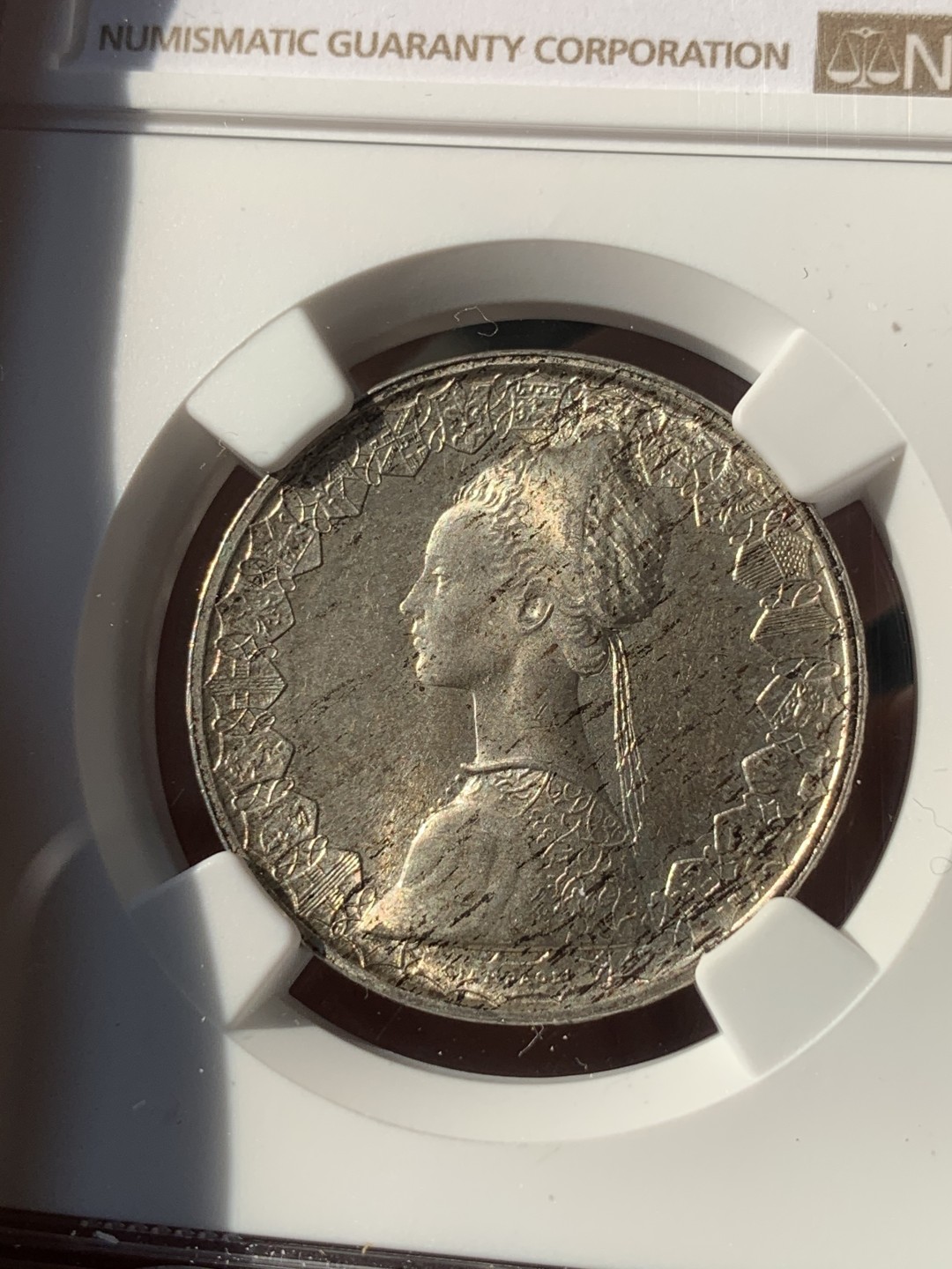 《竞宝斋》第46场-本周日，周一2场连拍（全场顺丰包邮） NGC MS64 意大利1959年帆船女神500里拉银币