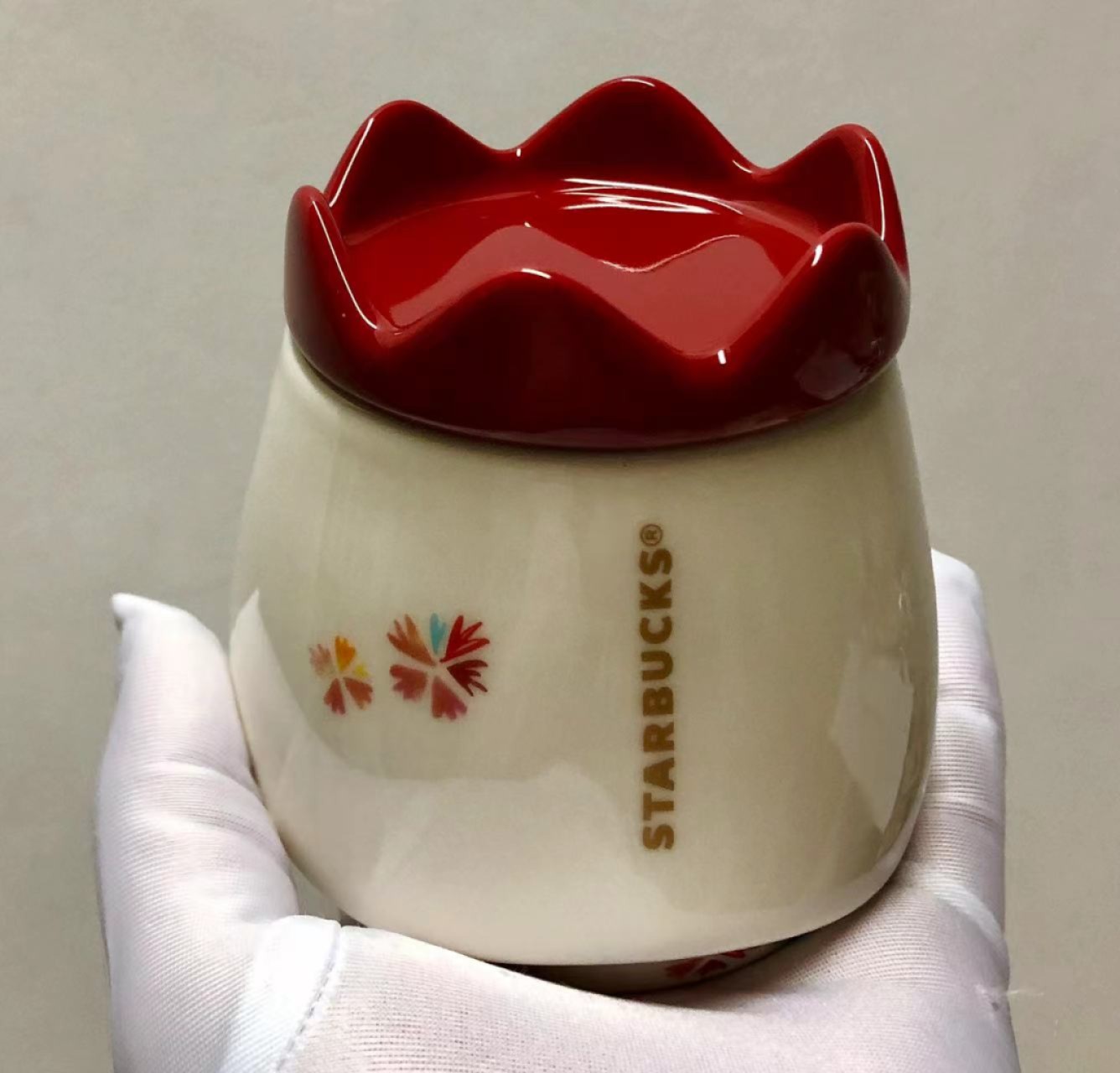 零元拍：星巴克原品全新小鸡造型水杯。可爱的小鸡造型，萌萌的样子。让你爱不释手