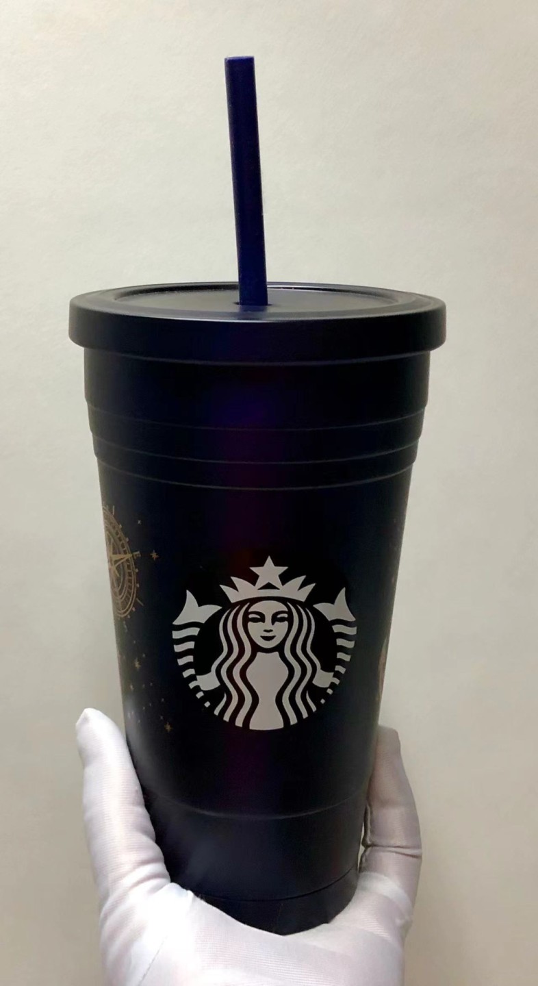 零元拍：星巴克原品全新经典女神渐变玻璃随行杯。经典的造型，配有不锈钢吸管。在水温变化的同时，杯身的颜色也会跟着发生变化。