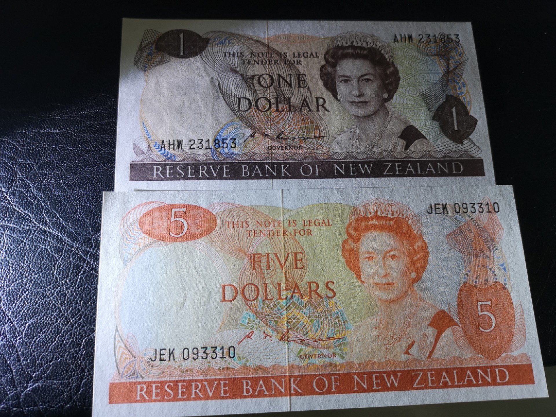 外钞收藏家》第一百七十四期拍卖 新西兰1、5刀两张 全新UNC 无47