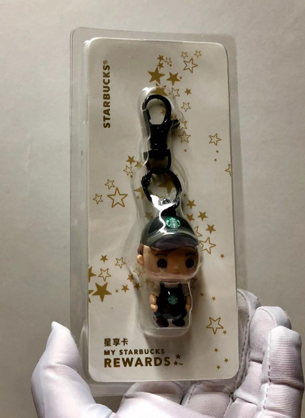 零元拍：星巴克原品全新钥匙扣。星巴克定制款钥匙扣，男孩女孩款。挂在背包或者钥匙上，让你时刻想起心中的她。