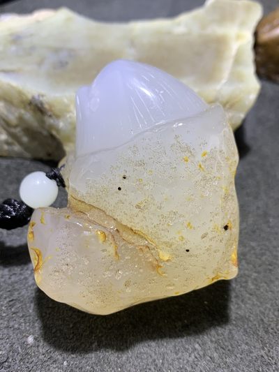 精美天然马达加斯加玛瑙雕刻小鸡出壳把件一个， - 精美天然马达加斯加玛瑙雕刻小鸡出壳把件一个，