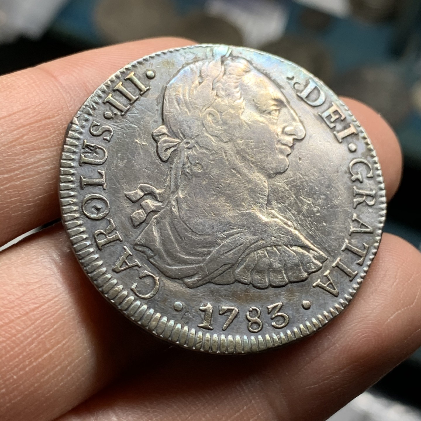 《竞宝斋》第47场-本周日，周一2场连拍（全场不限金额包邮） 1783年西班牙双柱8R 卡洛斯三世 西属墨西哥银币 双柱面环五彩包浆 背部有戳记