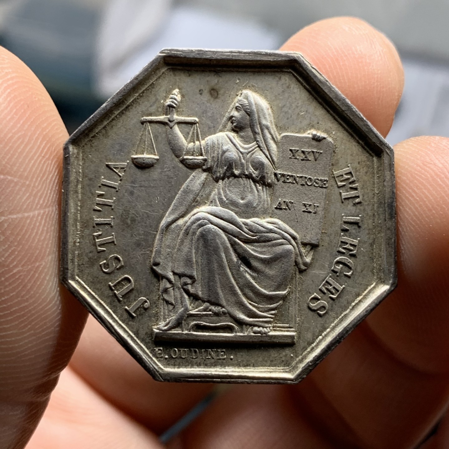 《竞宝斋》第47场-本周日，周一2场连拍（全场不限金额包邮） 法国  MS品质 1860-1879年图尔斯 公证人  八角银质代币 12.9克，对角直径33.2mm 蜜蜂边铭 银标