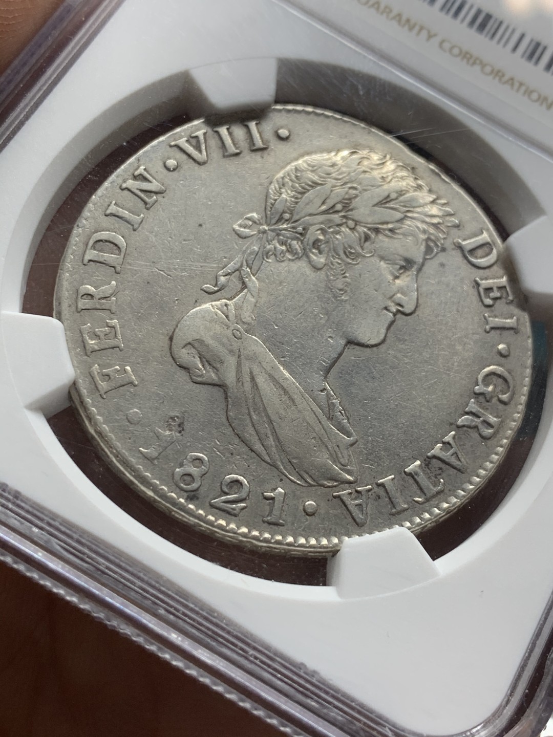 《竞宝斋》第47场-本周日，周一2场连拍（全场不限金额包邮） NGC XF 危地马拉 1821年 费七 8R双柱 银币 深打难得