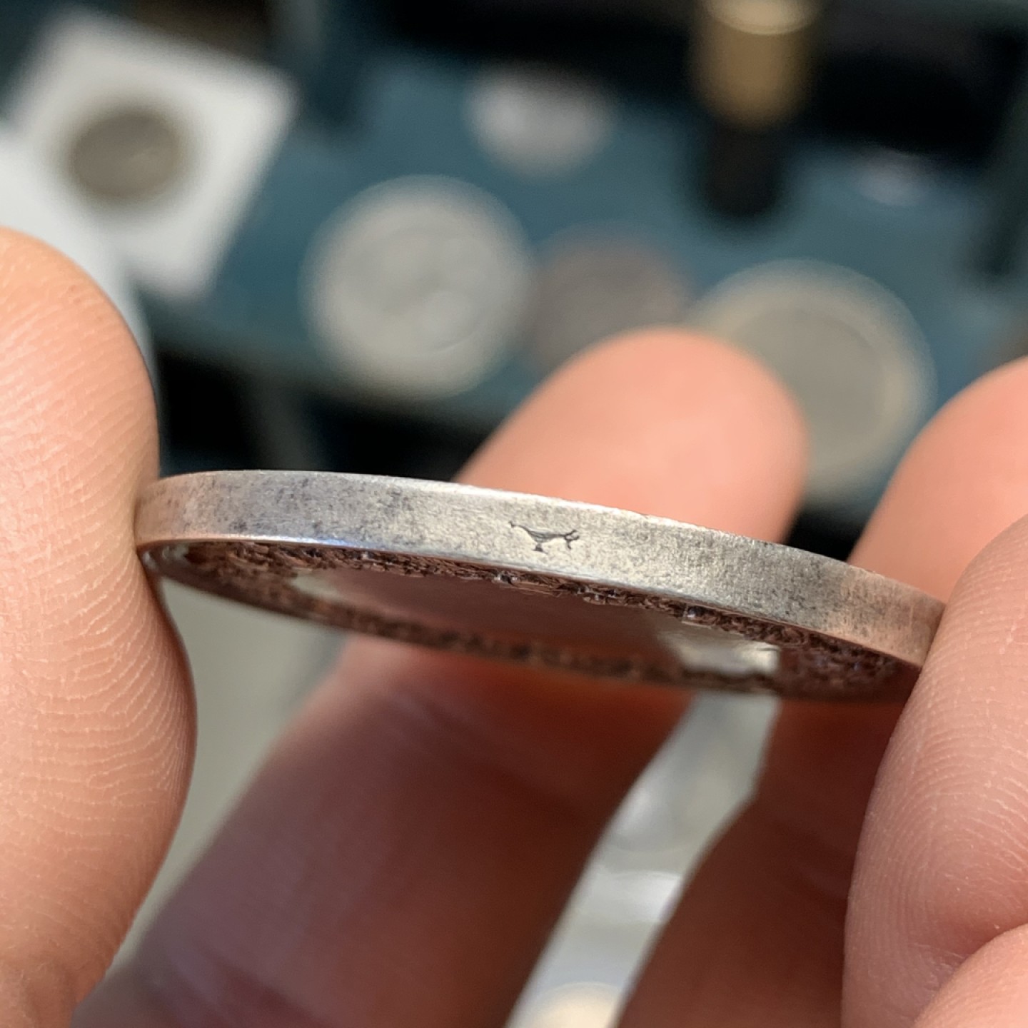 《竞宝斋》第47场-本周日，周一2场连拍（全场不限金额包邮） 法国 1832-1841年 大型银质婚章 17.9克 34.3mm直径 神灯边铭