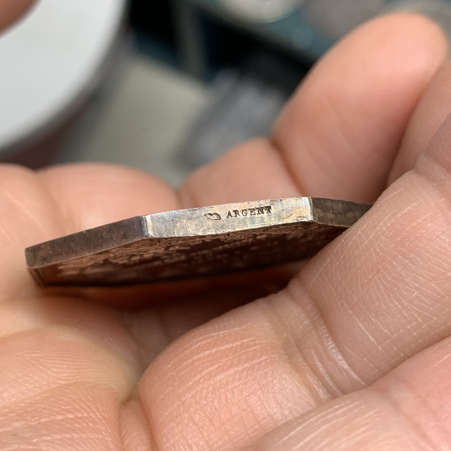 《竞宝斋》第47场-本周日，周一2场连拍（全场不限金额包邮） 法国 超大规格 五彩包浆 里尔区公证人 八角银质代币 19.6克，对角直径36.7mm 丰饶角 银标