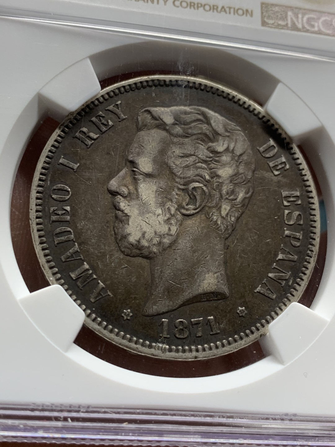 《竞宝斋》第47场-本周日，周一2场连拍（全场不限金额包邮） NGC XF45 西班牙 1871年 阿玛迪奥一世 5比塞塔 双柱银币 发须清晰 炭黑包浆