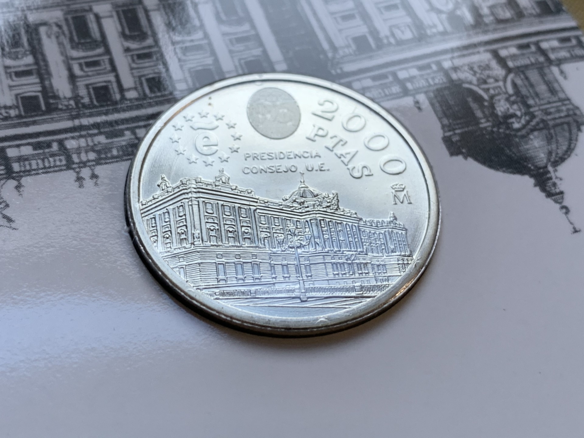 《竞宝斋》第47场-本周日，周一2场连拍（全场不限金额包邮） 卡装 西班牙1995年 2000比塞塔 银币 18克