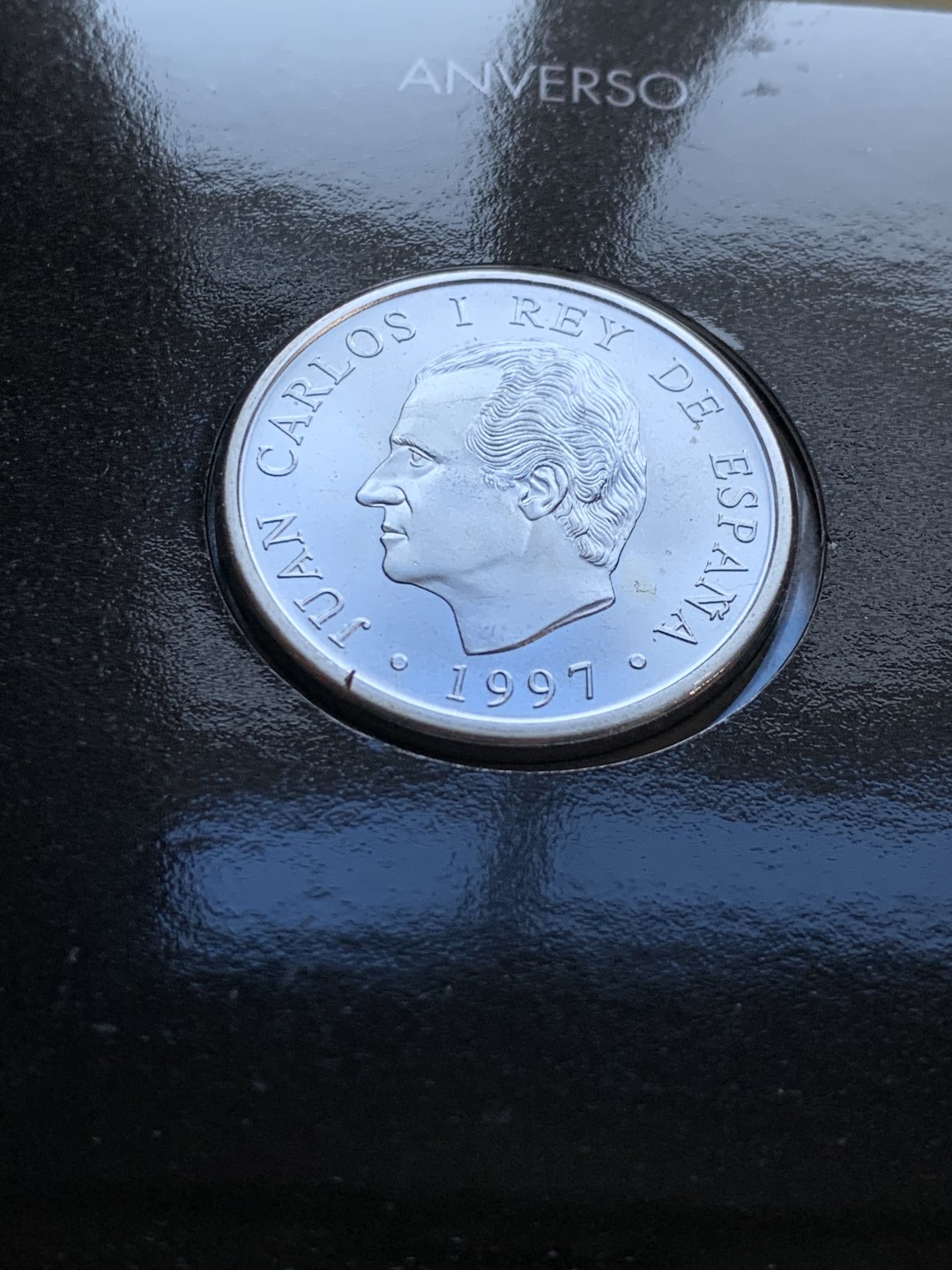 《竞宝斋》第47场-本周日，周一2场连拍（全场不限金额包邮） 卡装 西班牙1997年 2000比塞塔 银币 18克