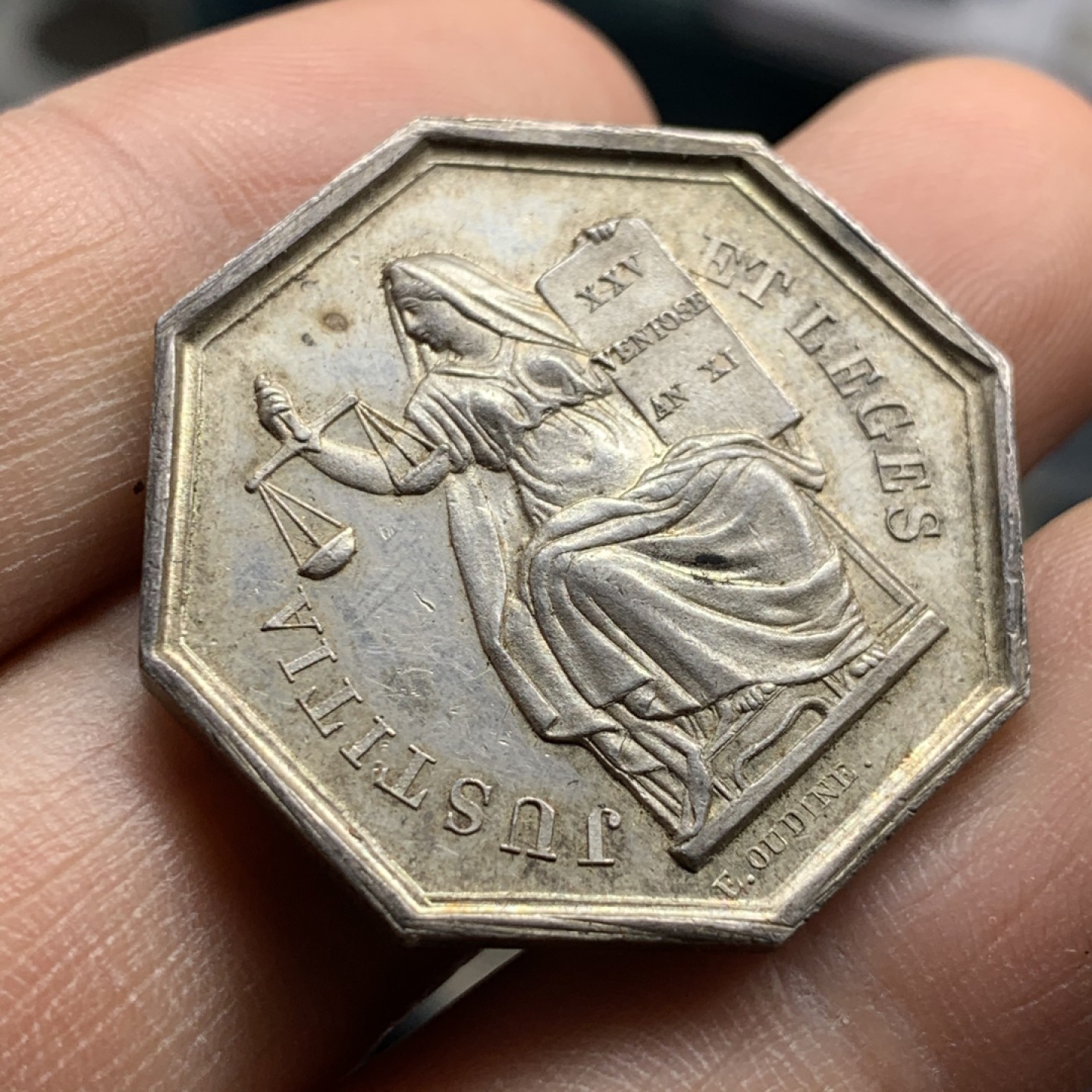 《竞宝斋》第47场-本周日，周一2场连拍（全场不限金额包邮） 法国  MS品质 1860-1879年图尔斯 公证人  八角银质代币 12.9克，对角直径33.2mm 蜜蜂边铭 银标