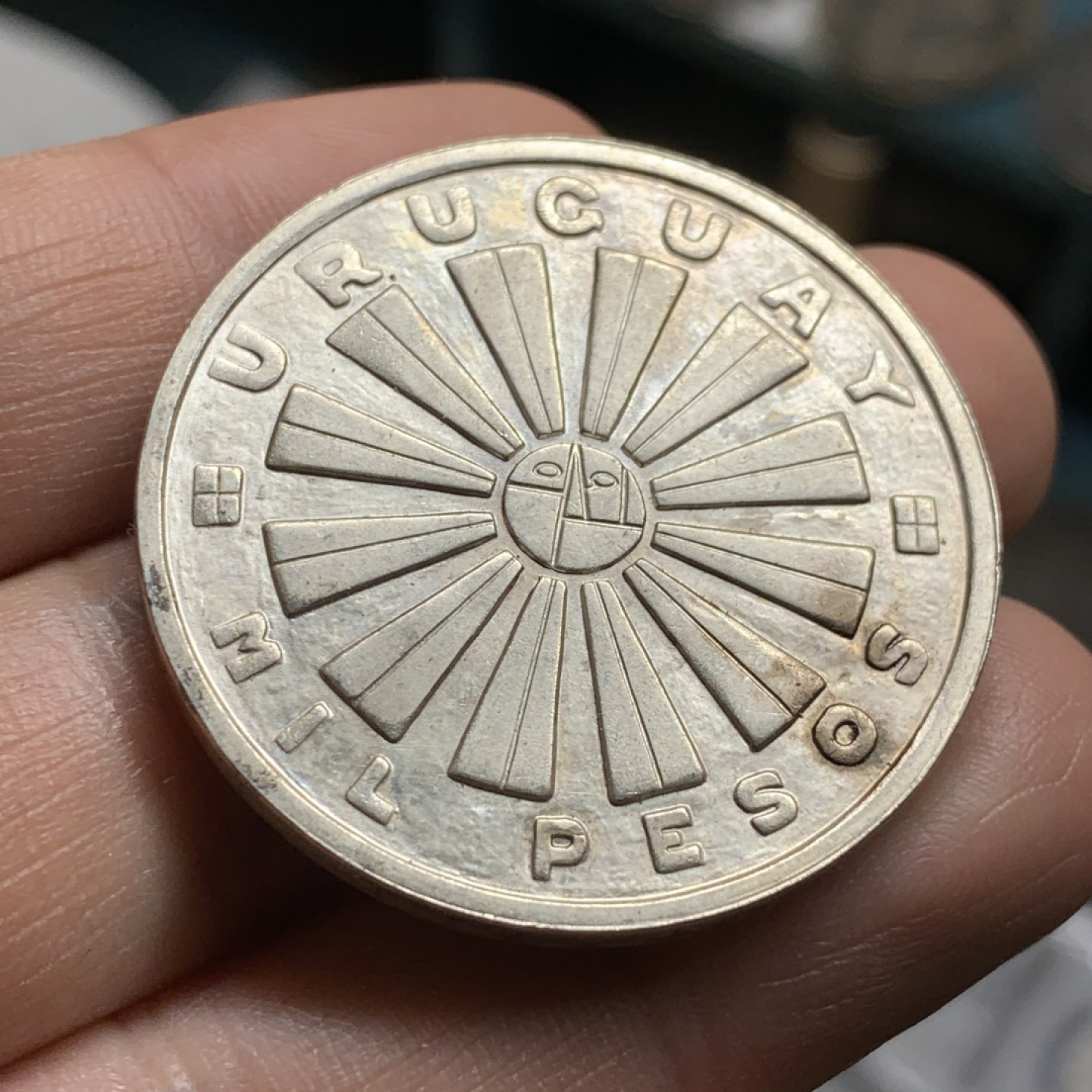 《竞宝斋》第47场-本周日，周一2场连拍（全场不限金额包邮） 乌拉圭 1969年 F.A.O 粮食日 1000比索 大银币 原光好品