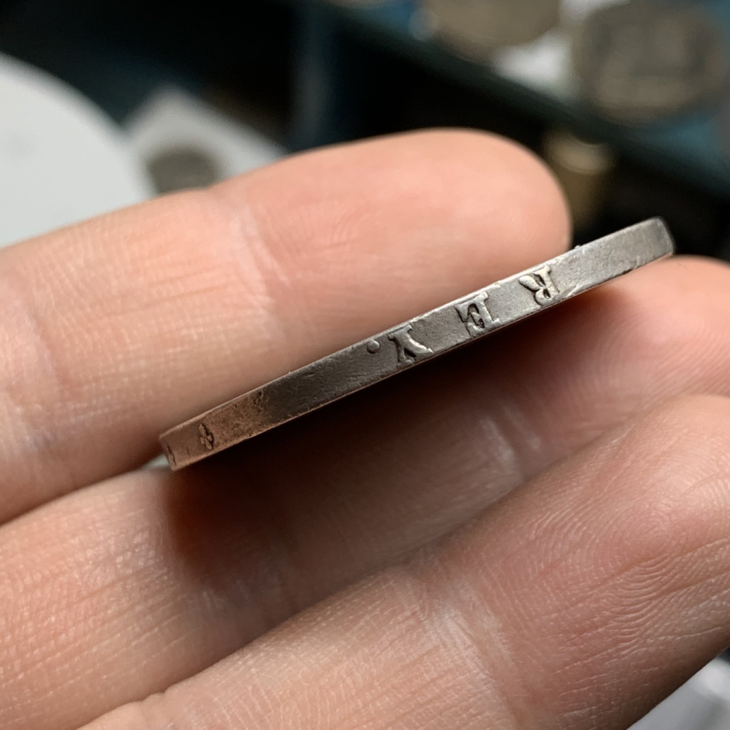 《竞宝斋》第47场-本周日，周一2场连拍（全场不限金额包邮） 1852年伊莎贝拉二世双柱20R 猪妹妹银币 美品无弱打，双柱中的少见品种，好品相更少见，双柱收藏必备之一