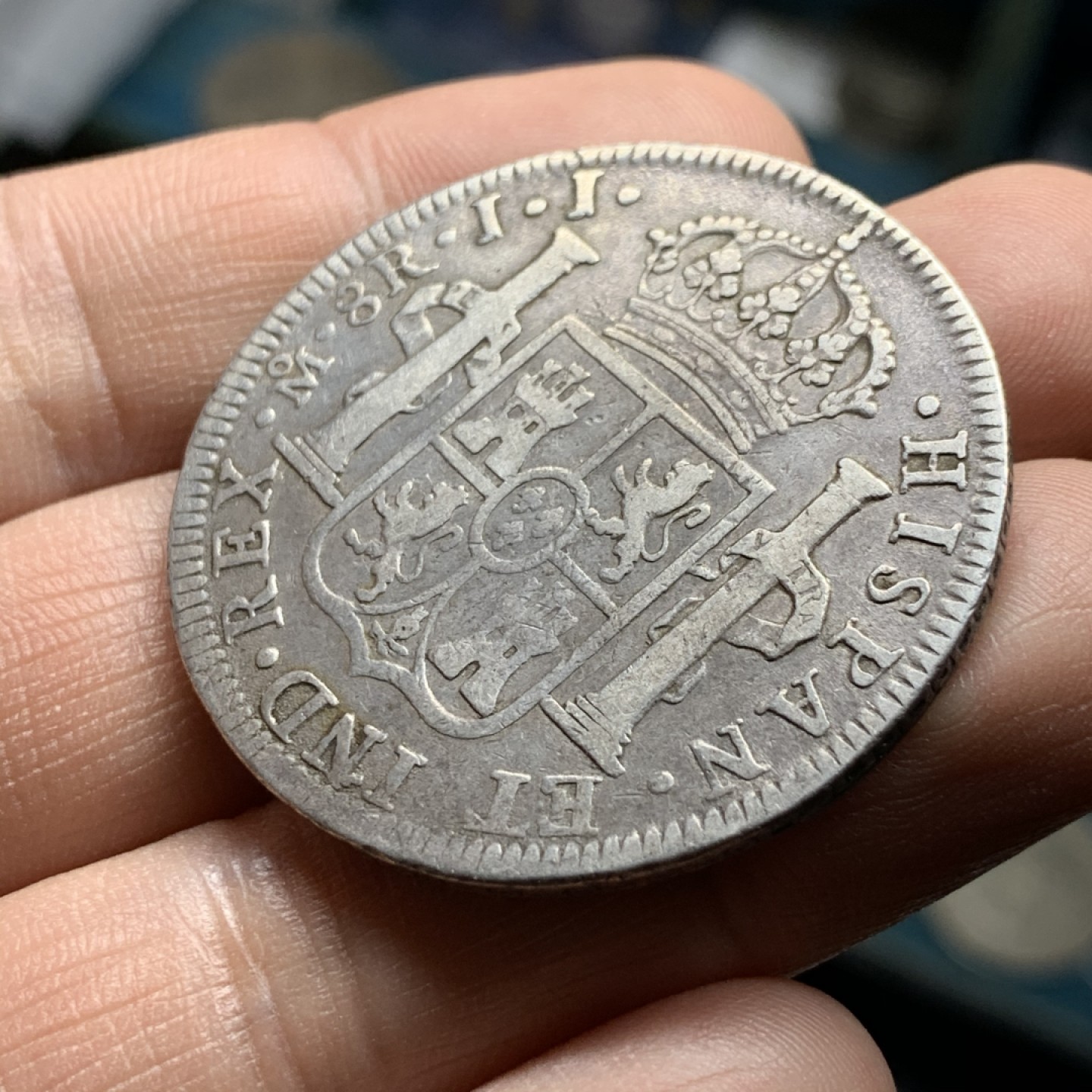 《竞宝斋》第47场-本周日，周一2场连拍（全场不限金额包邮） 1817年西班牙双柱8R 费迪南多七世 西属墨西哥银币 美品无戳记 、费七弱打常见，此枚品相实属不易