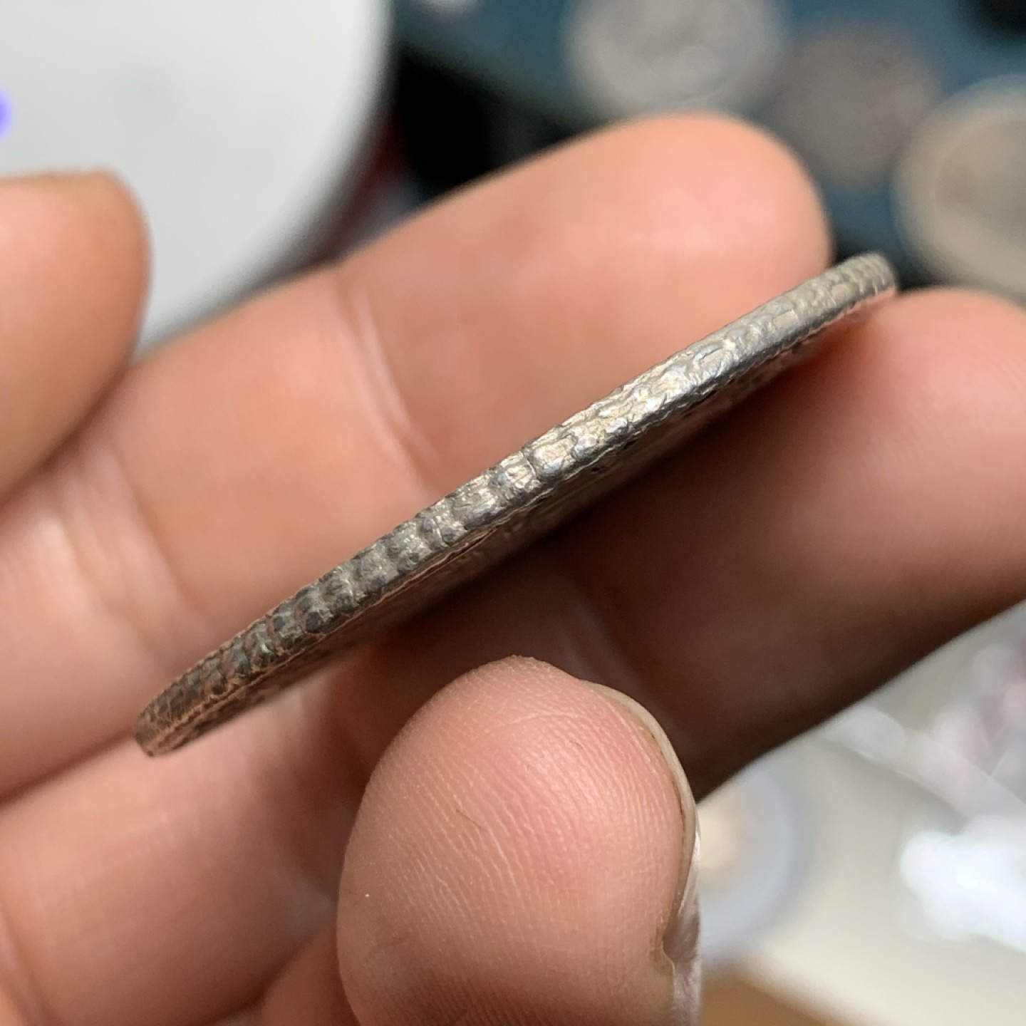 《竞宝斋》第47场-本周日，周一2场连拍（全场不限金额包邮） 巴西 1813年 960R 大银币 AU品 边缘有掉皮 不是磕碰