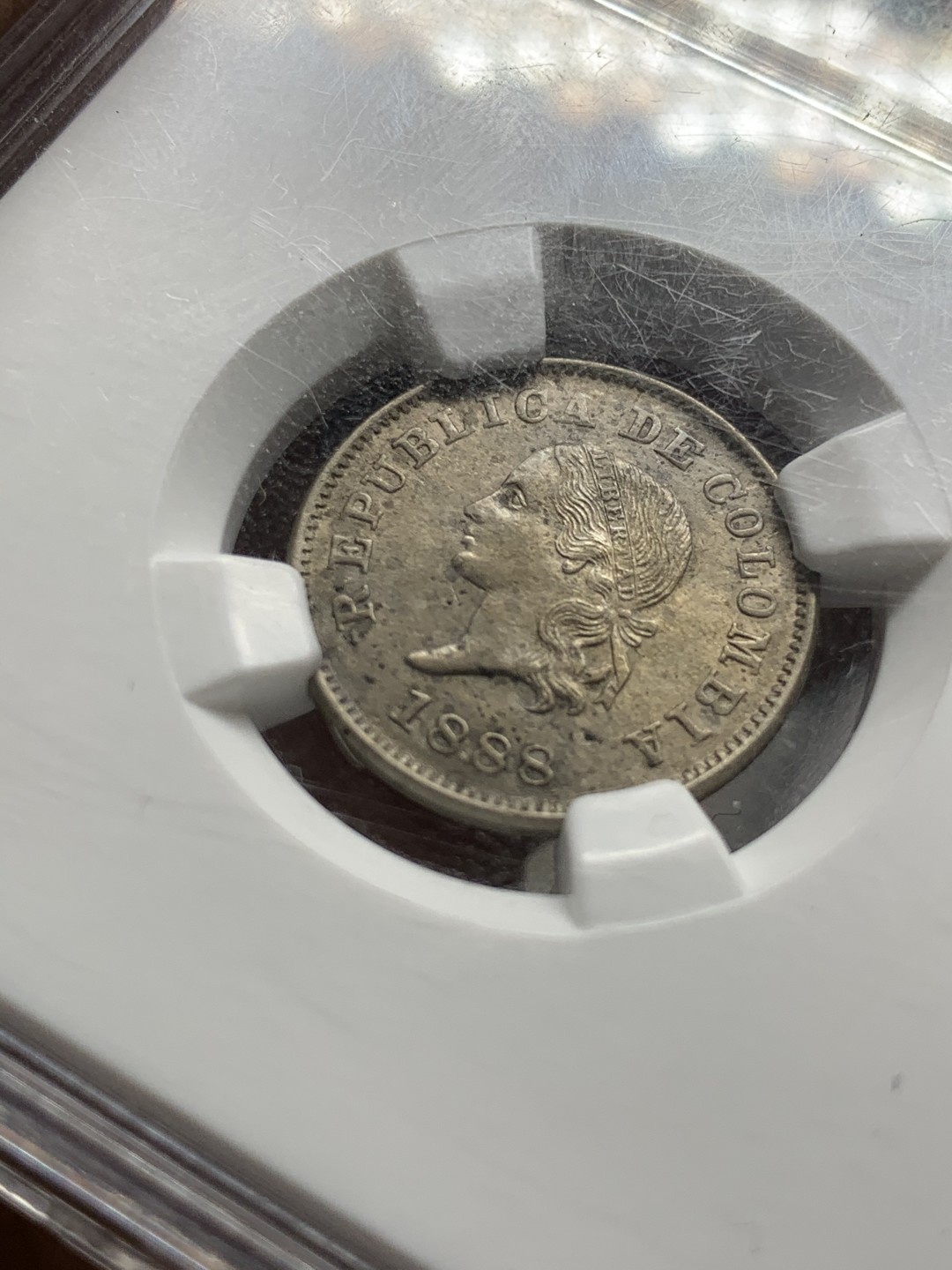 《竞宝斋》第47场-本周日，周一2场连拍（全场不限金额包邮） NGC SURFACE HAIRLINES 哥伦比亚 1888年 5分镍币 R.L.LISSNER名家旧藏 该枚来自2014年8月美国cngcoins专场拍卖会