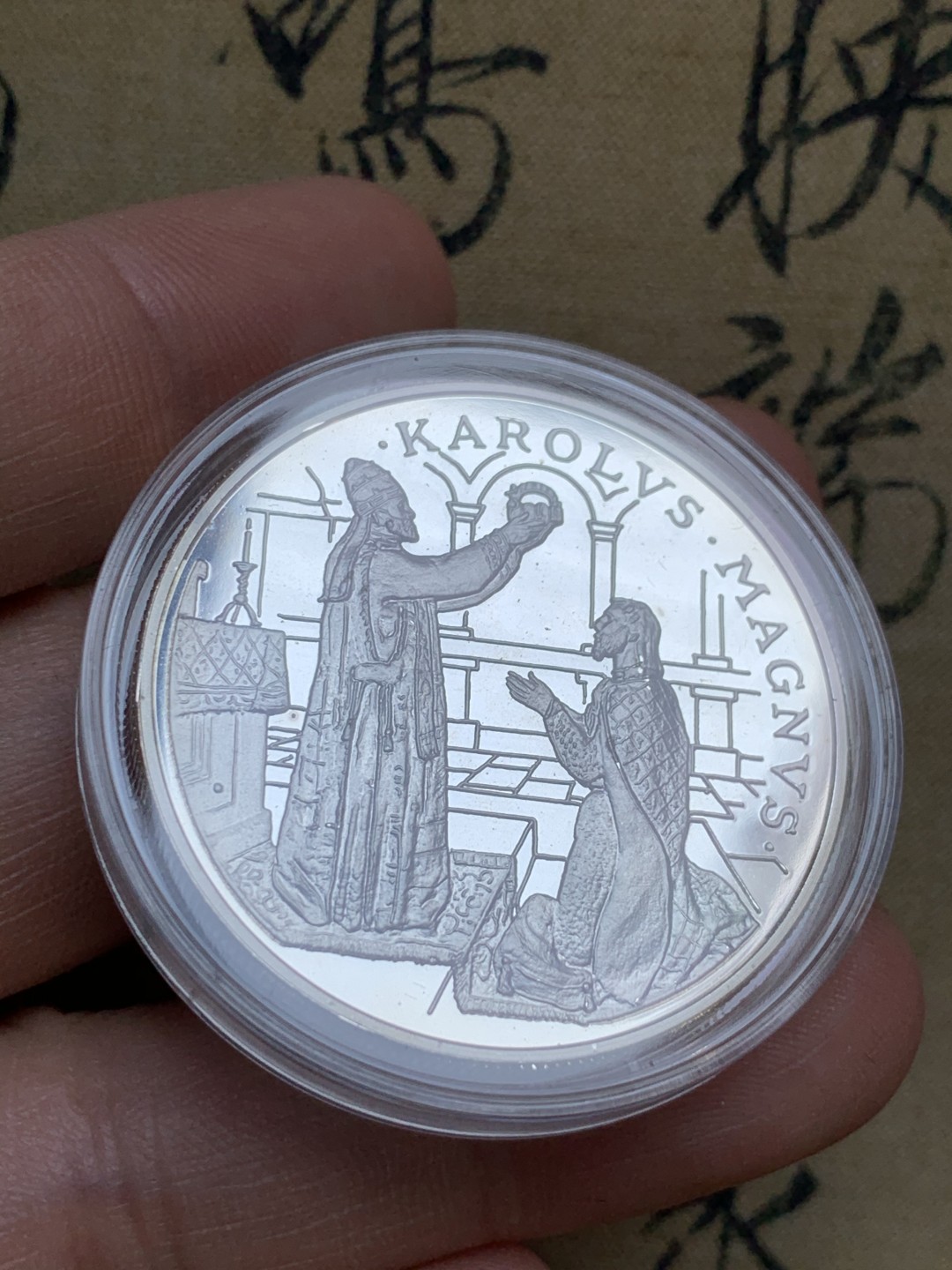 《竞宝斋》第47场-本周日，周一2场连拍（全场不限金额包邮） 原盒证书 安道尔 1996年 加冕 10第纳尔 ECU 精制大银币