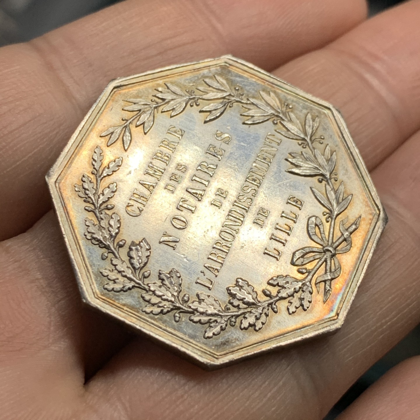 《竞宝斋》第47场-本周日，周一2场连拍（全场不限金额包邮） 法国 超大规格 五彩包浆 里尔区公证人 八角银质代币 19.6克，对角直径36.7mm 丰饶角 银标