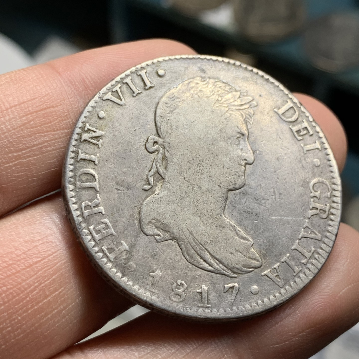 《竞宝斋》第47场-本周日，周一2场连拍（全场不限金额包邮） 1817年西班牙双柱8R 费迪南多七世 西属墨西哥银币 美品无戳记 、费七弱打常见，此枚品相实属不易