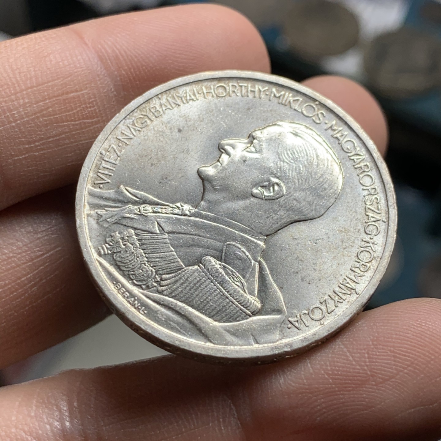 《竞宝斋》第47场-本周日，周一2场连拍（全场不限金额包邮） 原光裸币  车轮光泽极强 1939年匈牙利海军上将摄政王霍尔蒂头像5潘果银币  天使图案经典