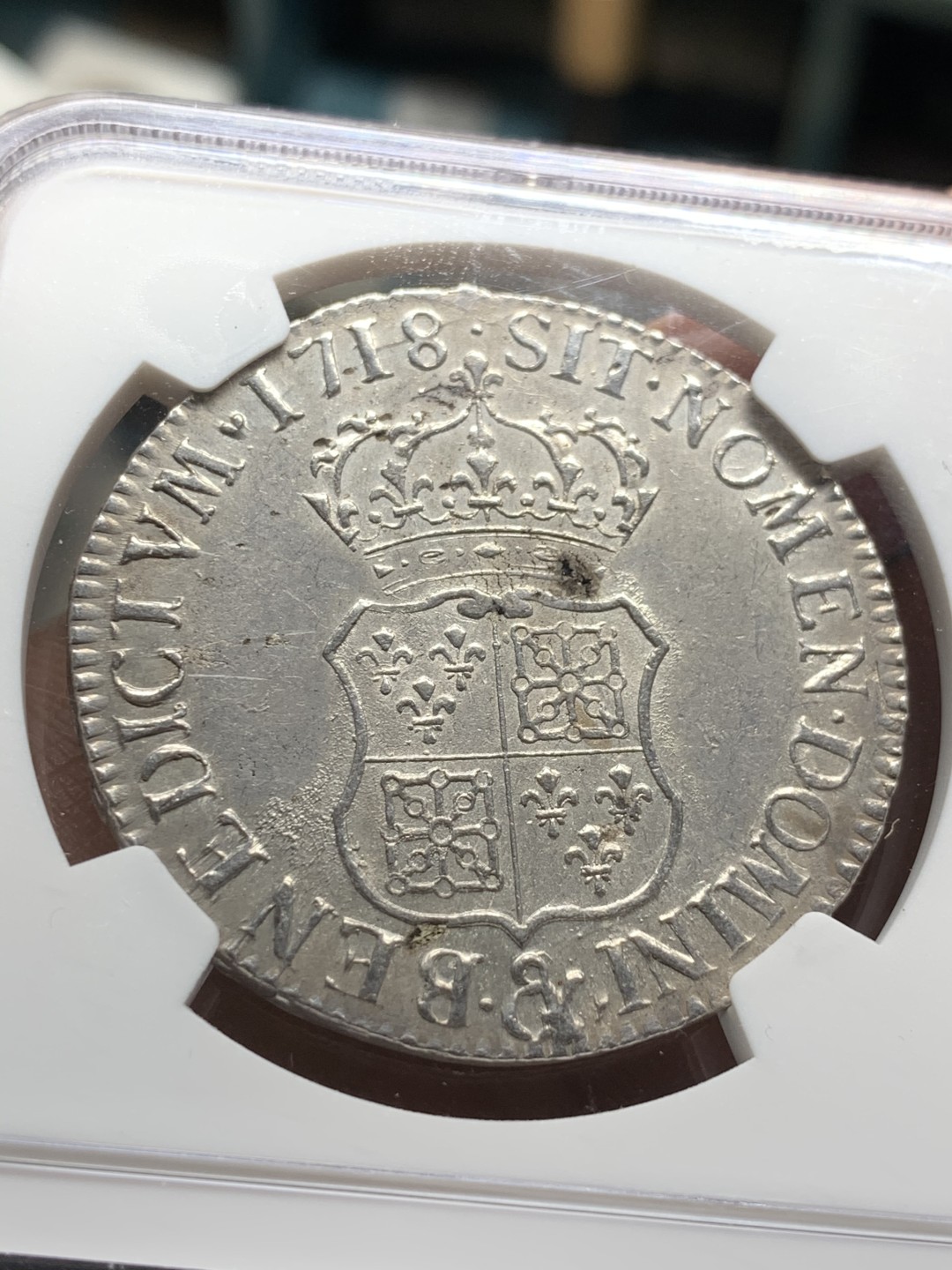 《竞宝斋》第47场-本周日，周一2场连拍（全场不限金额包邮） NGC AUD 法国 1718年 路易十五 小孩 大头版 埃居大银币 没有减重痕的比较难得