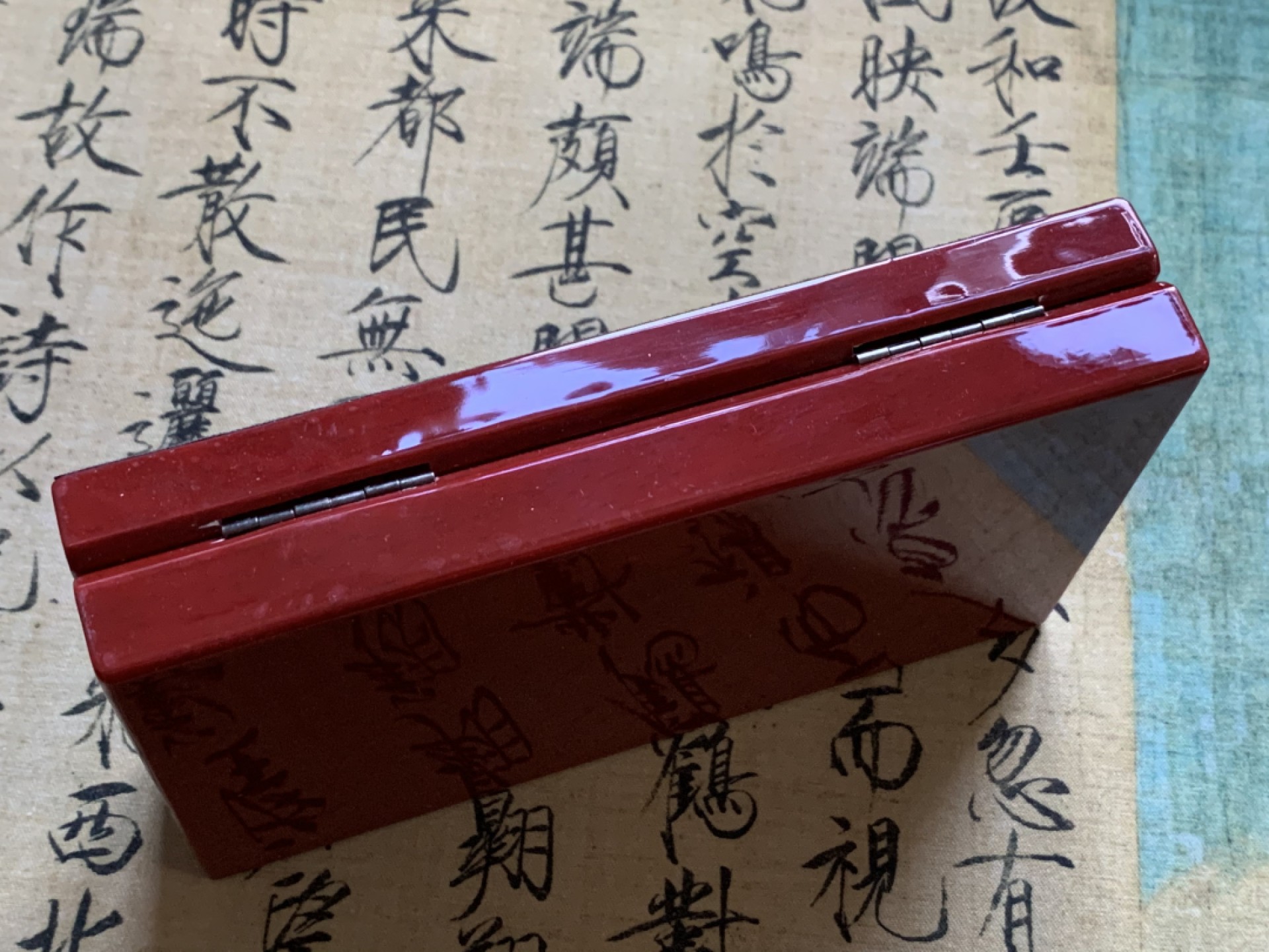 《竞宝斋》第47场-本周日，周一2场连拍（全场不限金额包邮） 台湾省 2009年生肖牛年精制生肖银币三枚套，高档木盒装，盒证⻬全，少⻅，仅发行15万枚