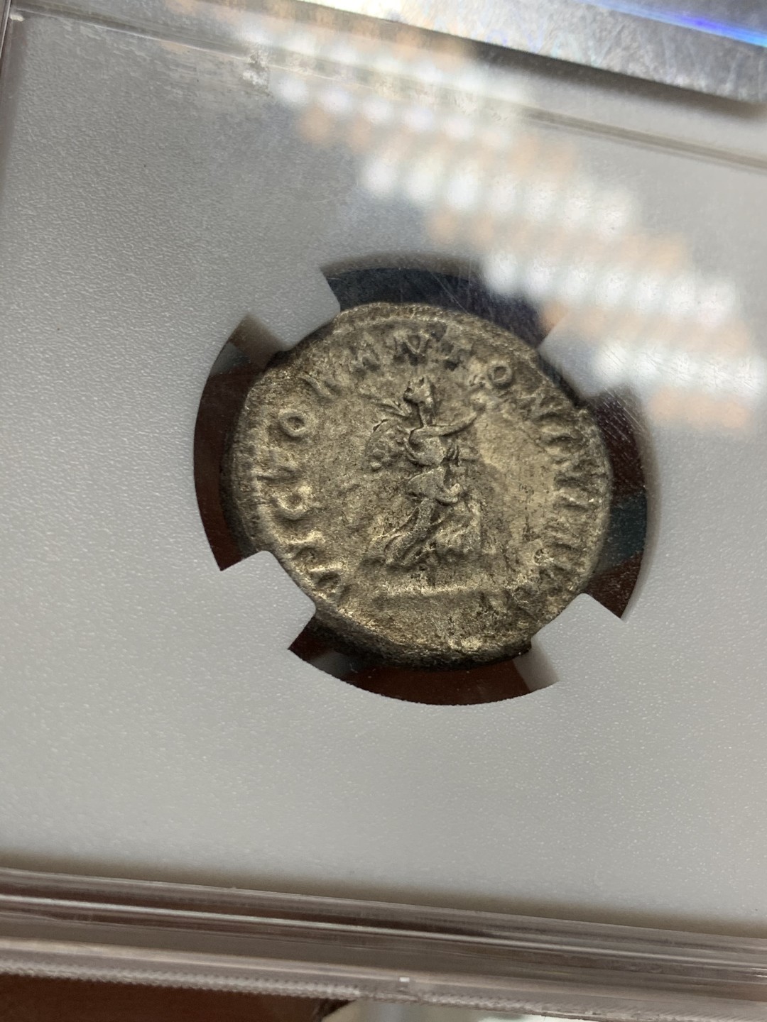 《竞宝斋》第47场-本周日，周一2场连拍（全场不限金额包邮） 公元 218-222年 古罗马 银币 6.45克 背面为胜利女神