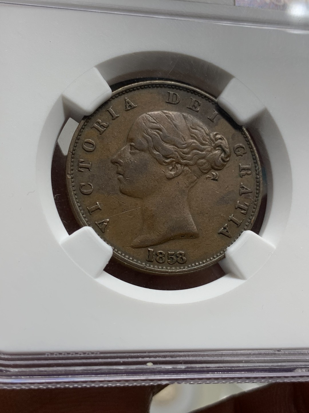 《竞宝斋》第47场-本周日，周一2场连拍（全场不限金额包邮） NGC AU53 英国 1858年 维多利亚女王早期 半便士铜币（应该是1858/7骑字版 没标注）