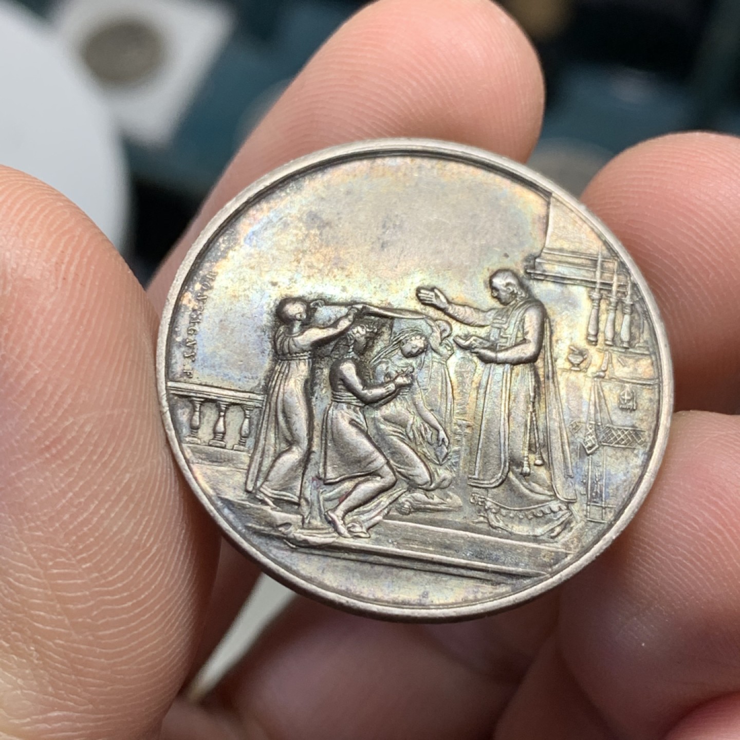 《竞宝斋》第47场-本周日，周一2场连拍（全场不限金额包邮） 法国 1860-1879年 深五彩 银质婚章 12.1克 30.6mm直径 蜜蜂边铭