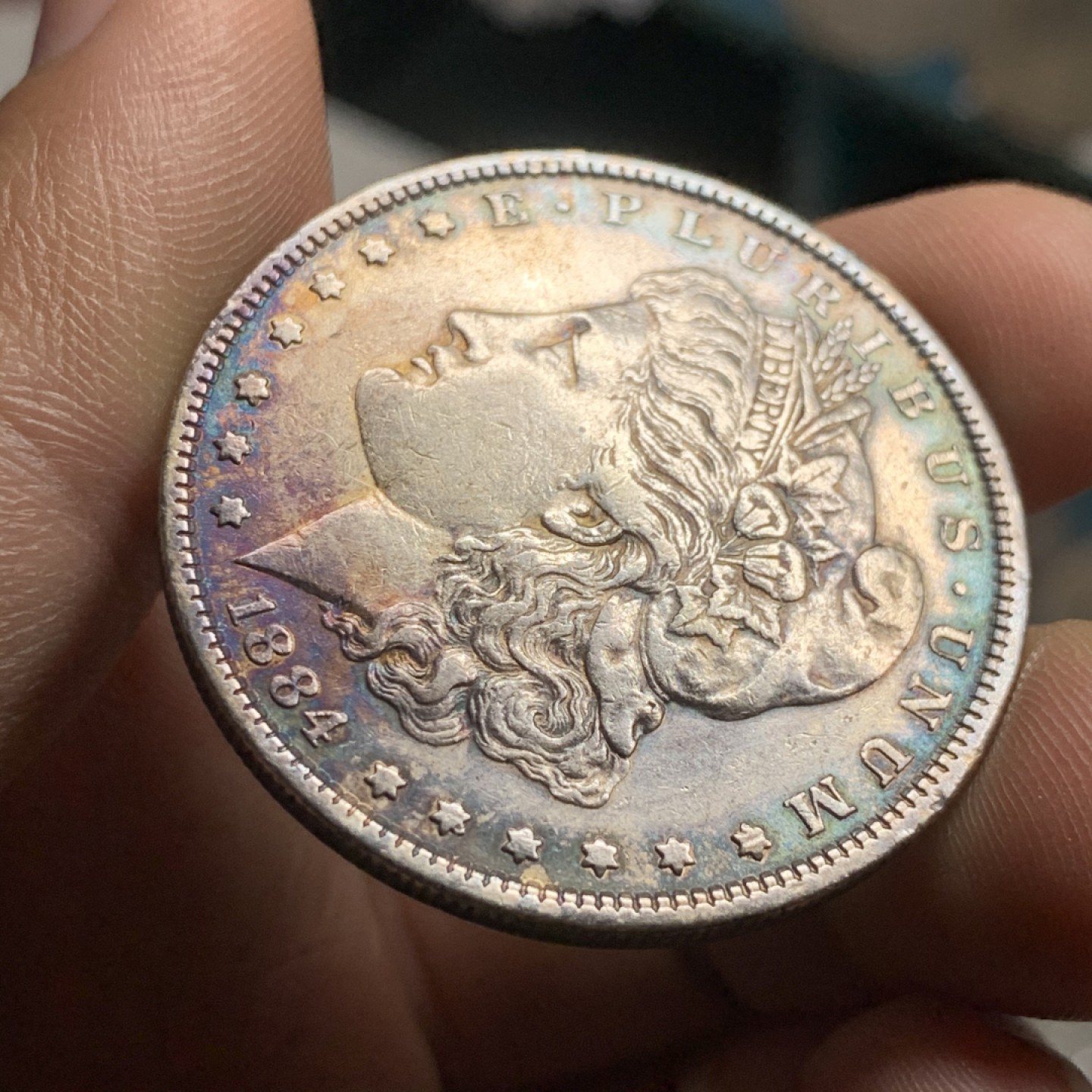 《竞宝斋》第47场-本周日，周一2场连拍（全场不限金额包邮） 1884年摩根银元 黑五彩 AU 五彩摩根