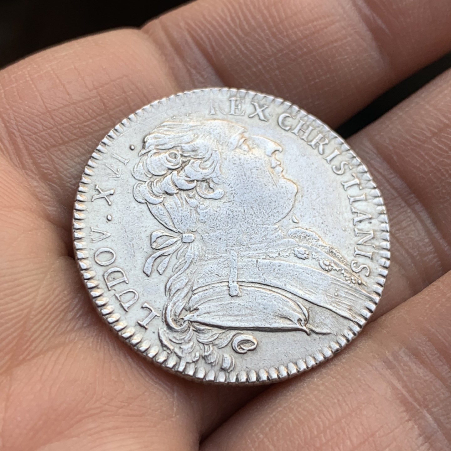 《竞宝斋》第47场-本周日，周一2场连拍（全场不限金额包邮） 法国 路易十六 法国皇家碑文文学学院 1777年 银质圆形代币 少见品种