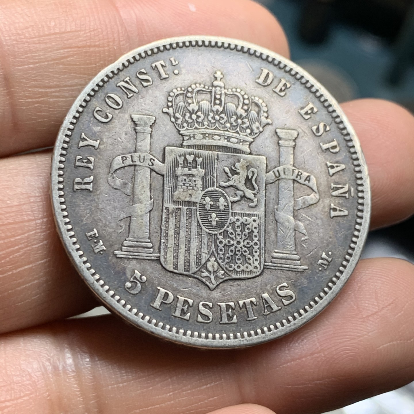 《竞宝斋》第47场-本周日，周一2场连拍（全场不限金额包邮） 西班牙 1879年 阿方索十二世 5比塞塔双柱 黑包浆 稀少年份 大银币