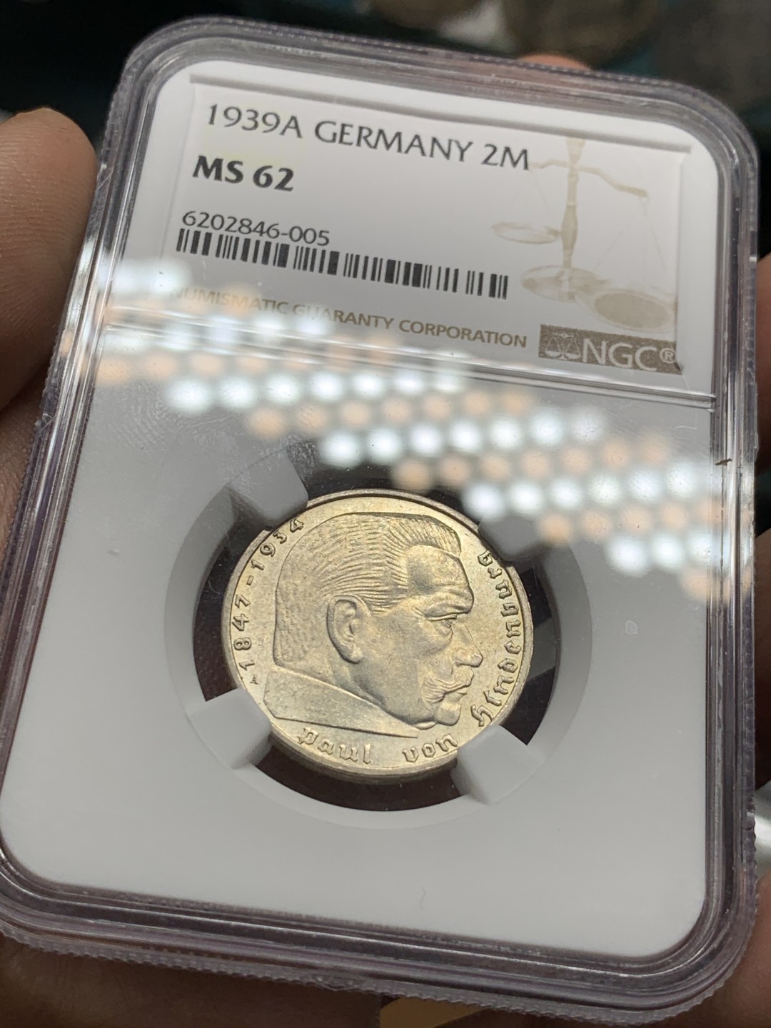 《竞宝斋》第47场-本周日，周一2场连拍（全场不限金额包邮） NGC-MS62 德国1939年A厂 兴登堡2马克 黄油光好品 