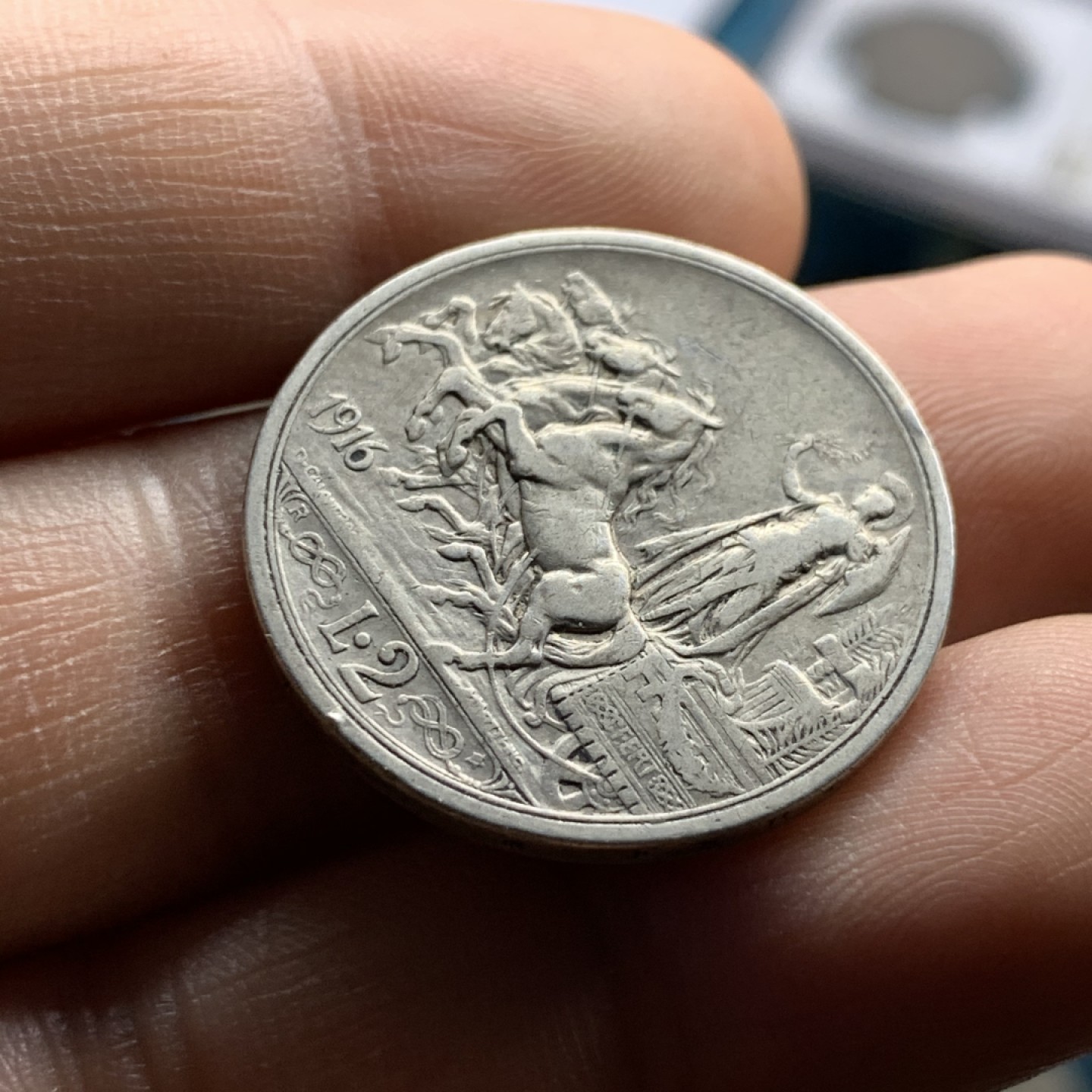 《竞宝斋》第47场-本周日，周一2场连拍（全场不限金额包邮） 意大利 1916年 马车 2里拉 银币 热门品种