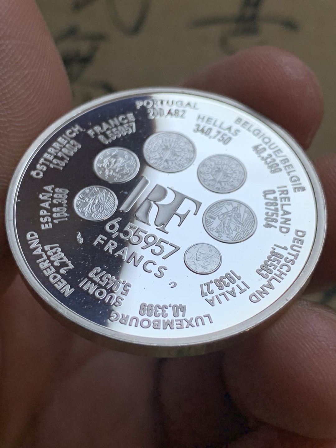 《竞宝斋》第47场-本周日，周一2场连拍（全场不限金额包邮） 蓝盒证书 法国 2000年 欧洲女神像 和货币纪念 6.55957法郎 精制大银币 稀少