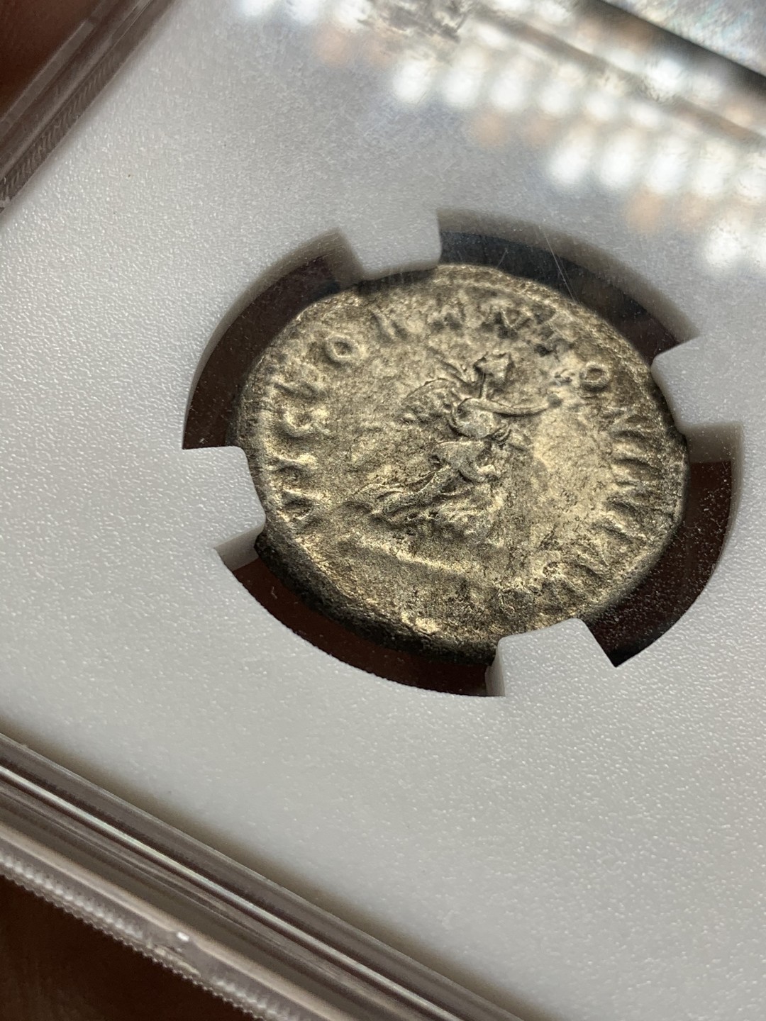 《竞宝斋》第47场-本周日，周一2场连拍（全场不限金额包邮） 公元 218-222年 古罗马 银币 6.45克 背面为胜利女神