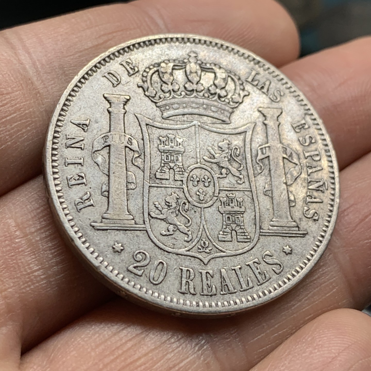 《竞宝斋》第47场-本周日，周一2场连拍（全场不限金额包邮） 1852年伊莎贝拉二世双柱20R 猪妹妹银币 美品无弱打，双柱中的少见品种，好品相更少见，双柱收藏必备之一