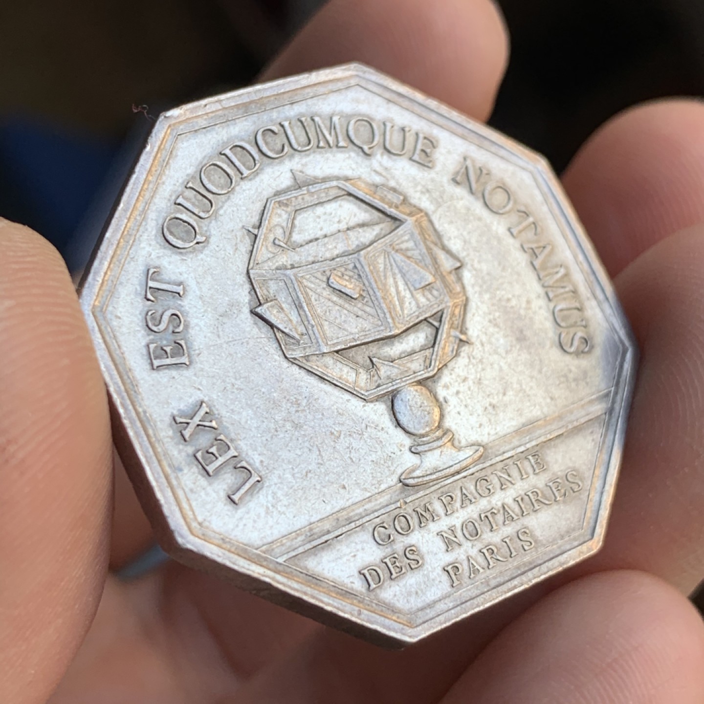 《竞宝斋》第47场-本周日，周一2场连拍（全场不限金额包邮） 法国 巴黎 公证人 八角银质代币 19.2克，对角直径36.4mm 丰饶角 银标 1880年左右