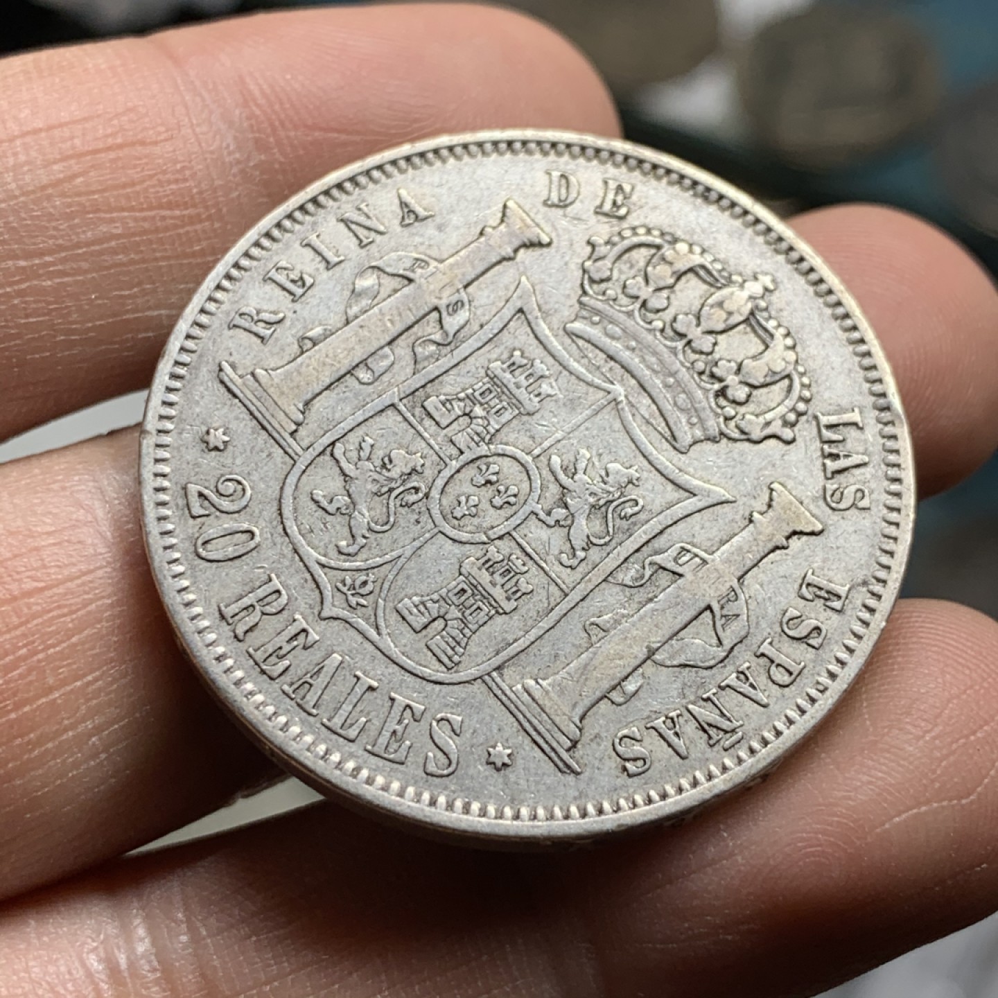 《竞宝斋》第47场-本周日，周一2场连拍（全场不限金额包邮） 1852年伊莎贝拉二世双柱20R 猪妹妹银币 美品无弱打，双柱中的少见品种，好品相更少见，双柱收藏必备之一